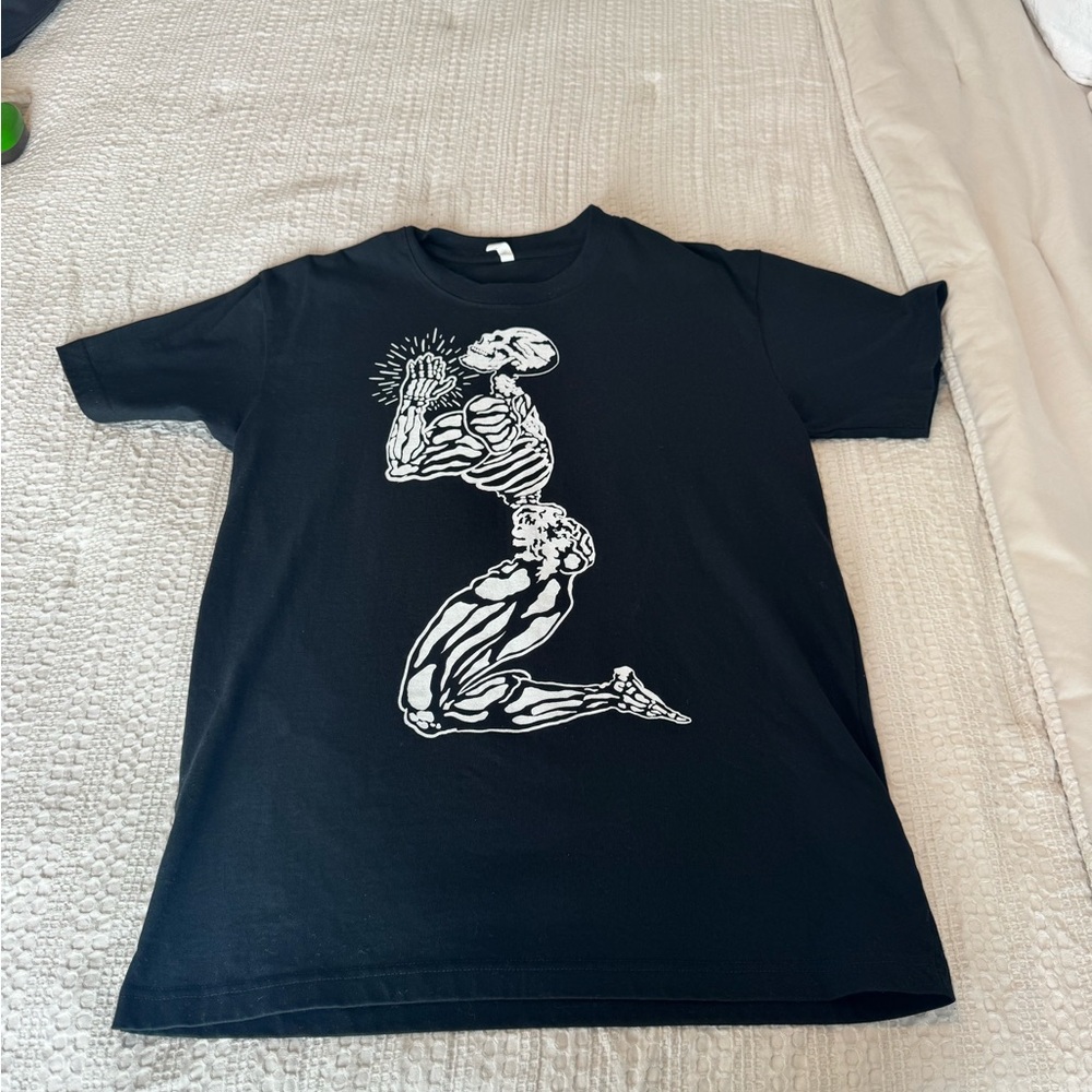 Black Pump Cover T-Shirt